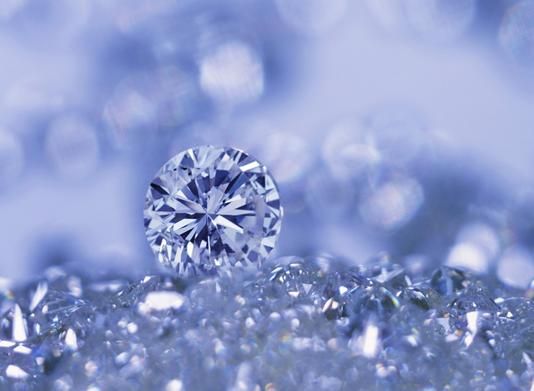 人工科技钻石是什么,人工钻石比天然的更完美-第2张图片-翡翠网