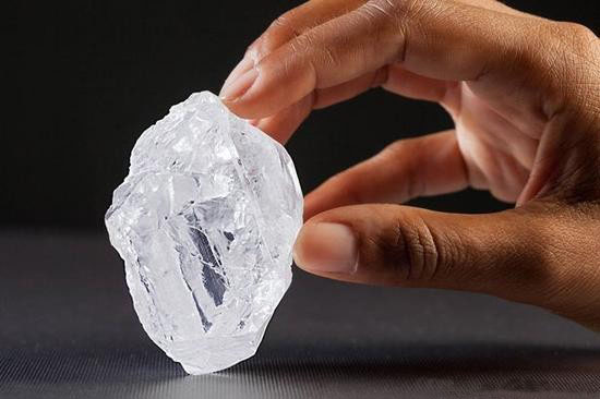 钻石原石肉眼怎么鉴定钻石原石怎么看-第1张图片-翡翠网