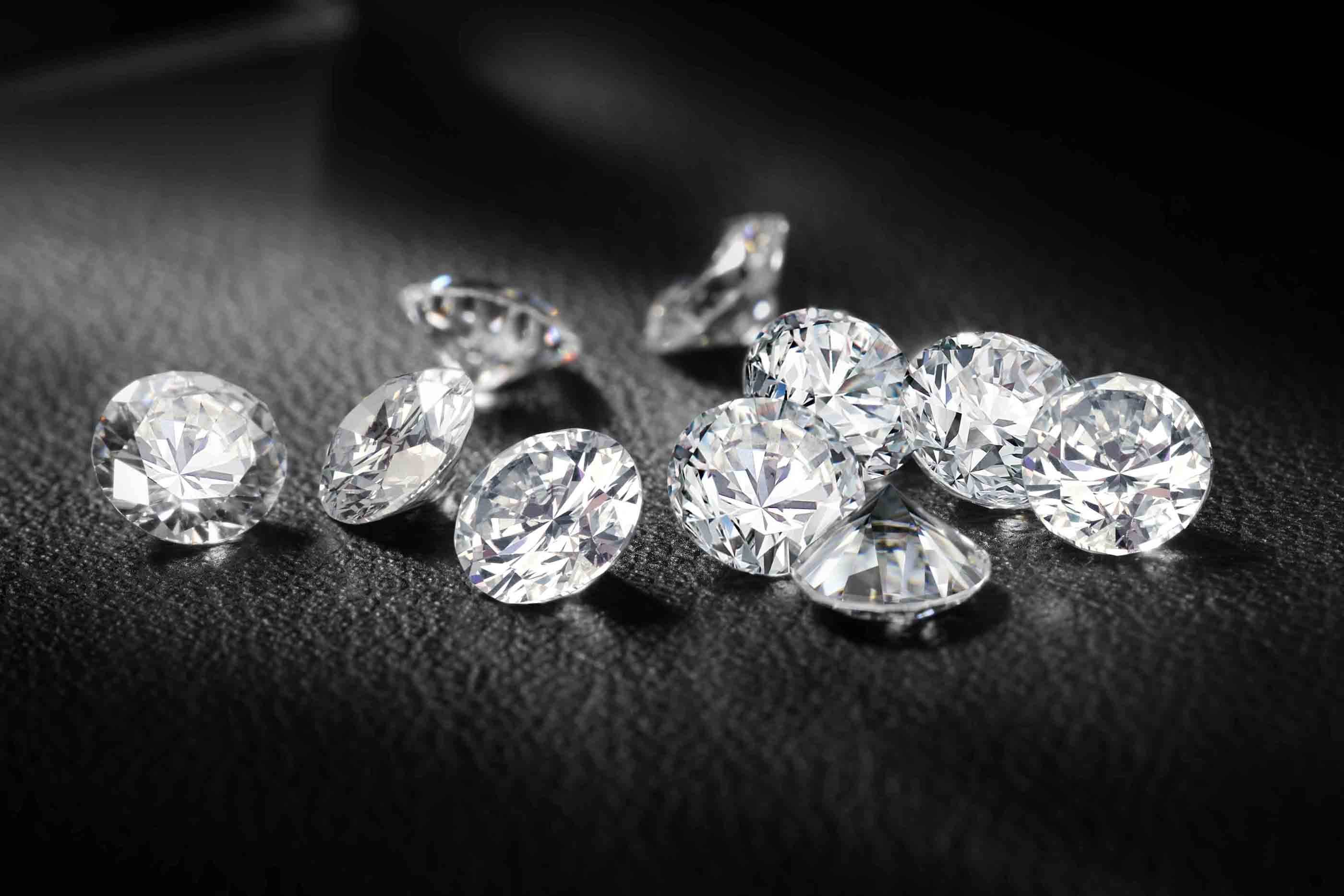 钻石和锆石的火彩有什么区别图片钻石和锆石的火彩有什么区别-第1张图片-翡翠网