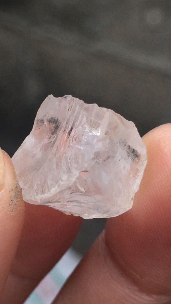怎样鉴定天然钻石原石,怎么鉴定天然钻石和培育钻石