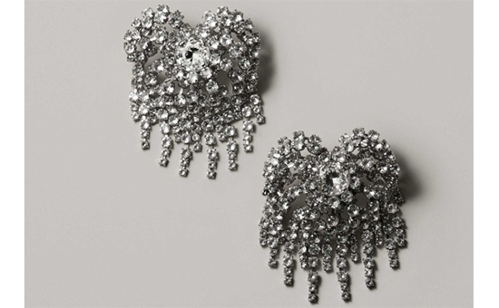复刻经典 Balenciaga 上市第52季高定系列珠宝-第2张图片-翡翠网