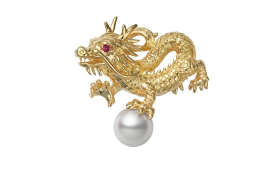 Mikimoto 推出 Pearl Dragon 系列 用黄金与珍珠打开2024神龙之年-第3张图片-翡翠网