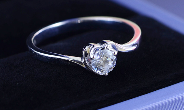 求婚用什么戒指合适求婚用买戒指吗,求婚用什么戒指合适-第2张图片-翡翠网