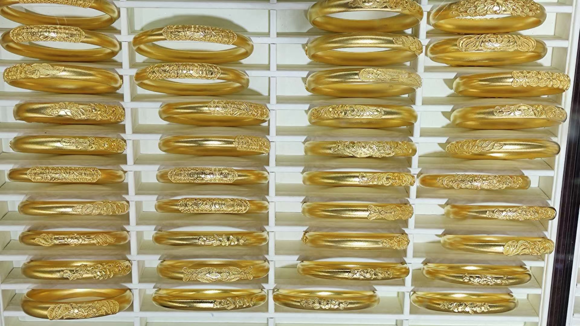 黄金饰品现在多少钱一克黄金饰品现在多少钱一克价格-第2张图片-翡翠网