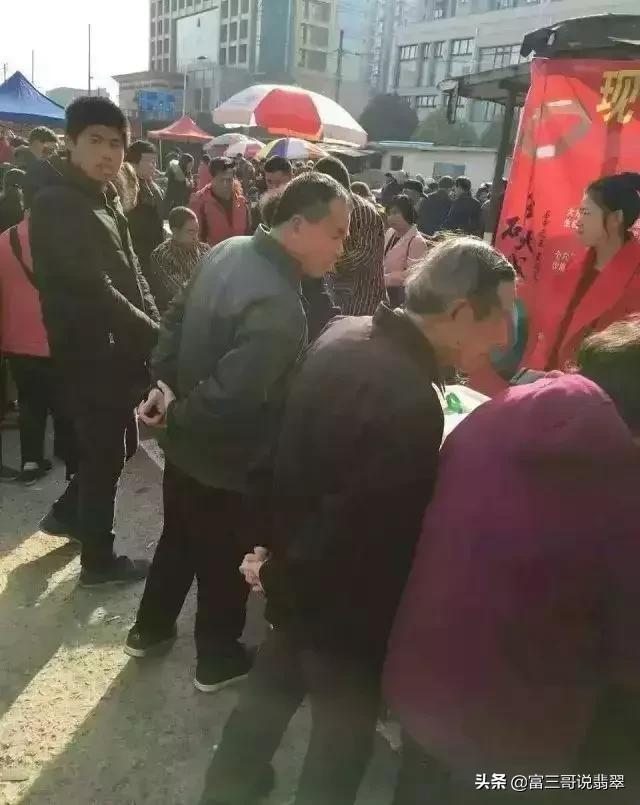 翡翠手镯杂质多怎么处理,翡翠处理手镯能要吗-第10张图片-翡翠网