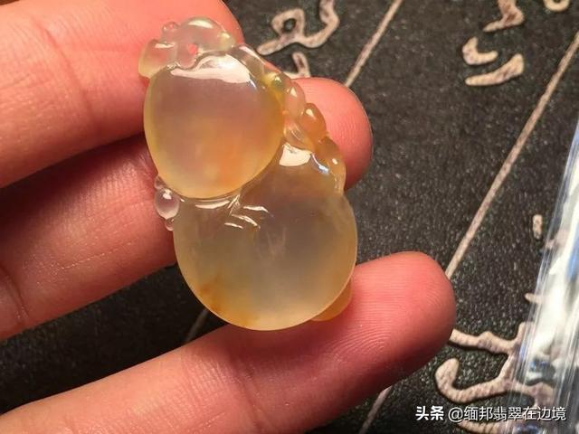 黄盐沙翡翠原石视频台湾翡翠原石翻沙-第7张图片-翡翠网