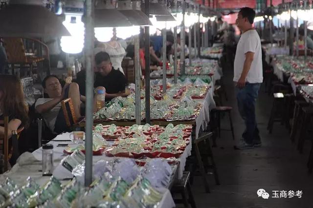 日照玉器翡翠原石批发市场翡翠原石交易市场在哪-第39张图片-翡翠网