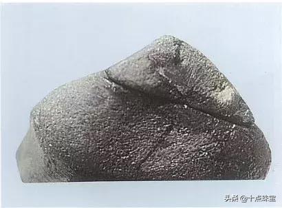 翡翠原石白蟒的简单介绍-第23张图片-翡翠网