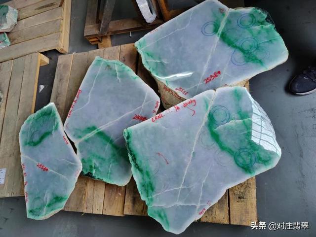 四会翡翠原石抵押广东翡翠原石批发市场-第5张图片-翡翠网