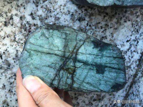 天然水晶石原石图片,翡翠原石大全-第3张图片-翡翠网