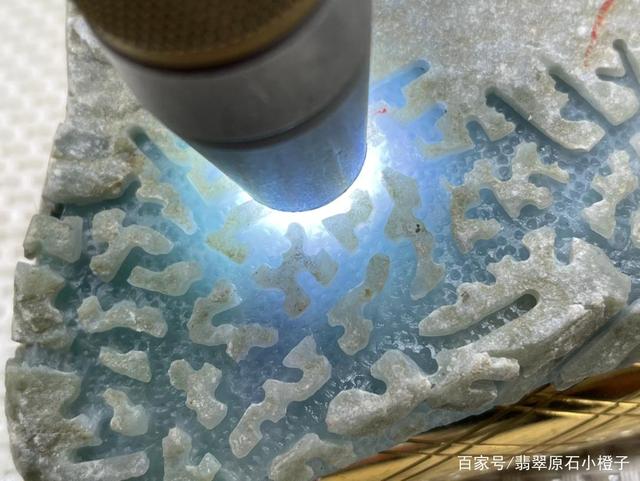 怎么看翡翠原石变种怎么看翡翠原石变种没-第1张图片-翡翠网