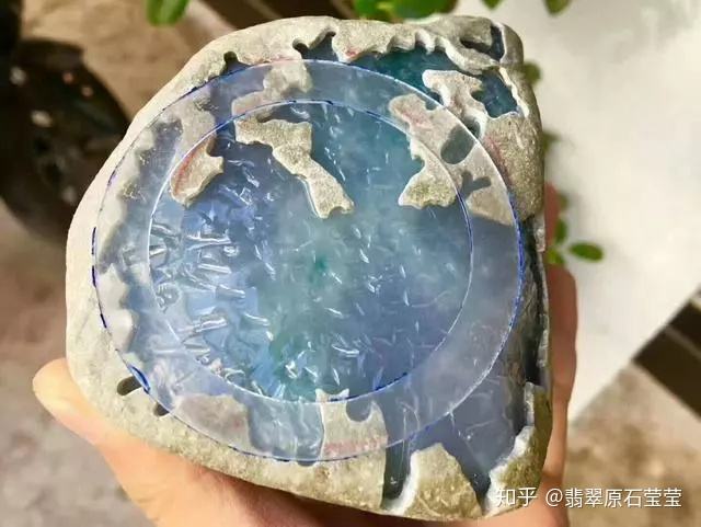 翡翠原石区分种水翡翠原石的种水是什么样-第2张图片-翡翠网